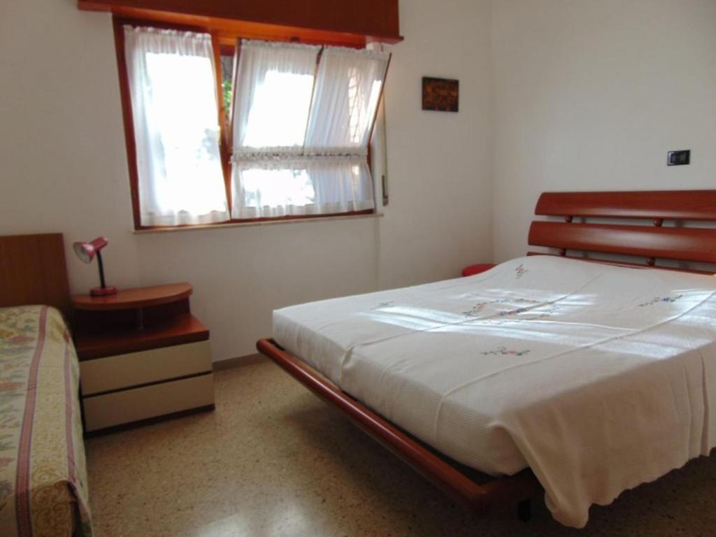 Peaceful retreat with garden and parking - 3