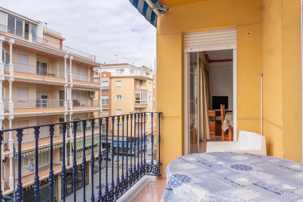 Apt FERNANDO VISTAS AL MAR -3º PUERTA 2 - HOME RENT MALAGA - 2