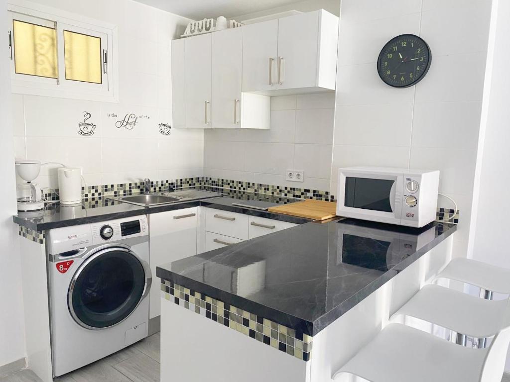 Iris Mountain View 1 Bed - 2
