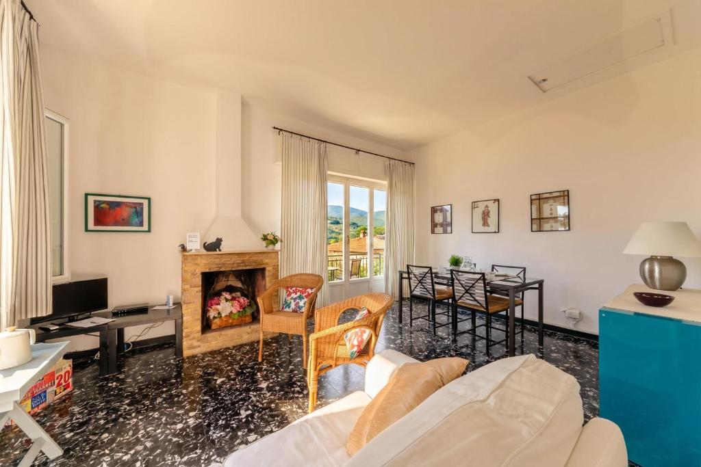 Monterosso Apartments - 1