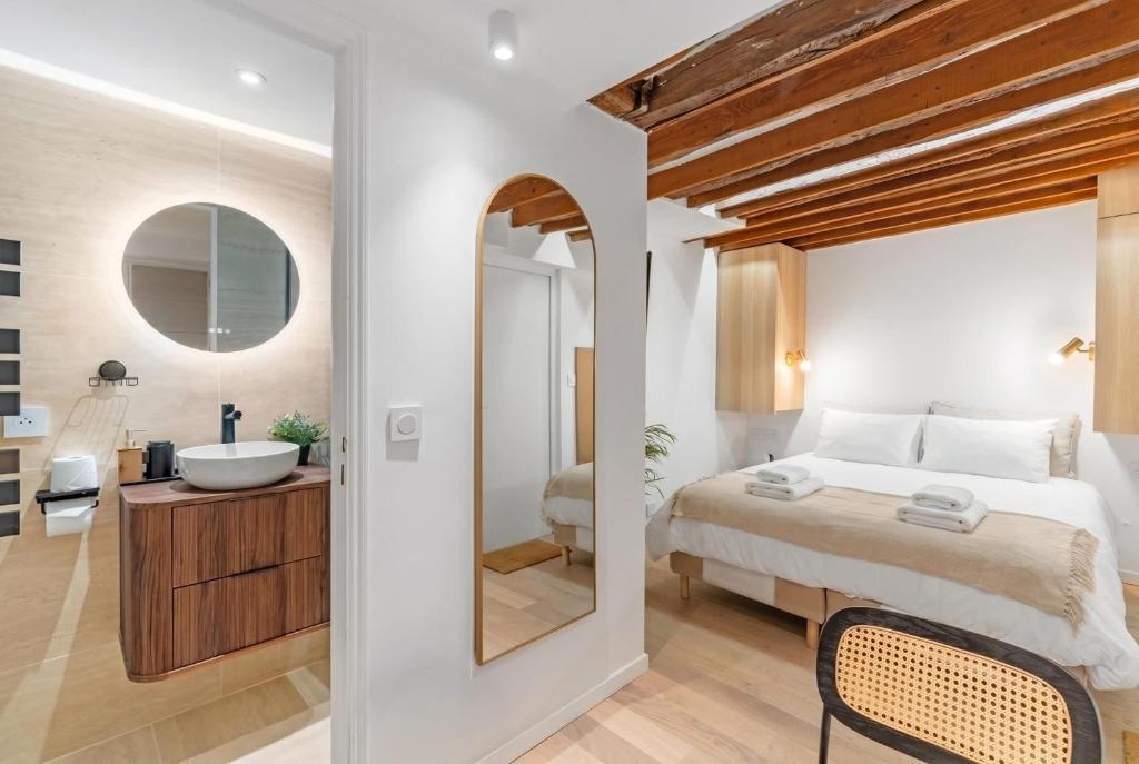Sublim suite Marais with AC - 1