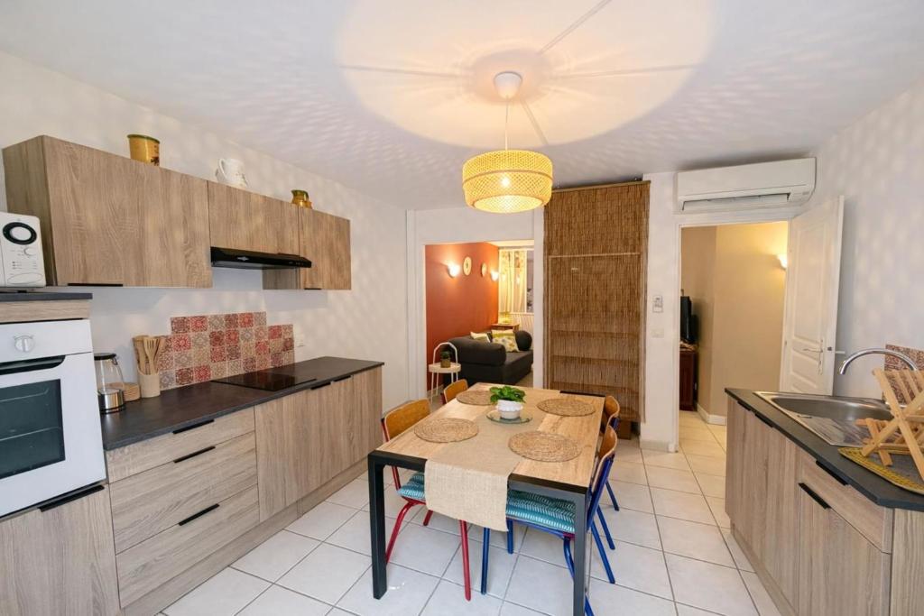 Apartment with terrace in a quiet area of Bandol - 3