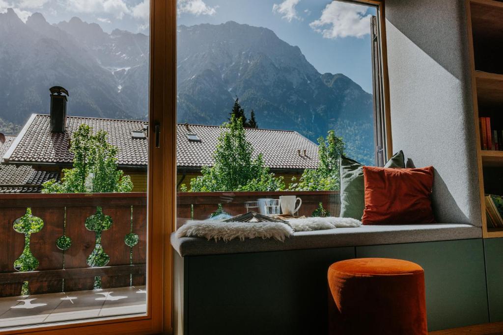 Die Karwendelsuite - 5 Sterne FeWo mit bestem Bergblick, zentrumsnah & ruhig gelegen, familienfreundlich - 1