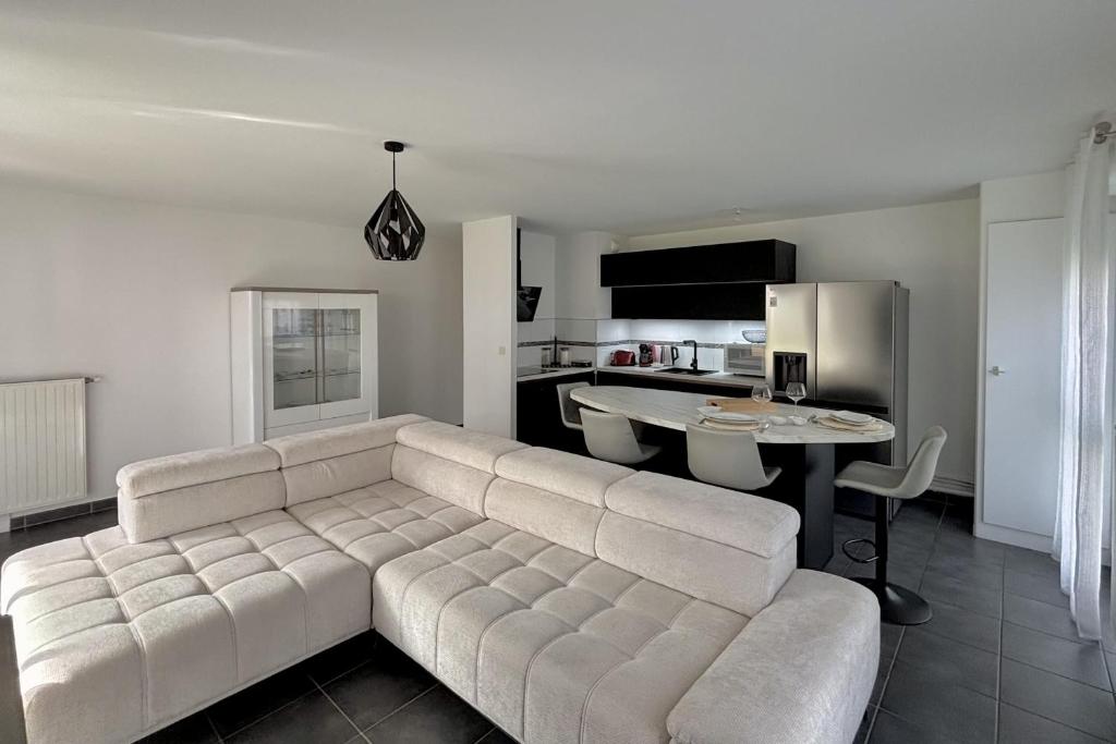 Beautiful Apartment with Terrace in Colmar - 3