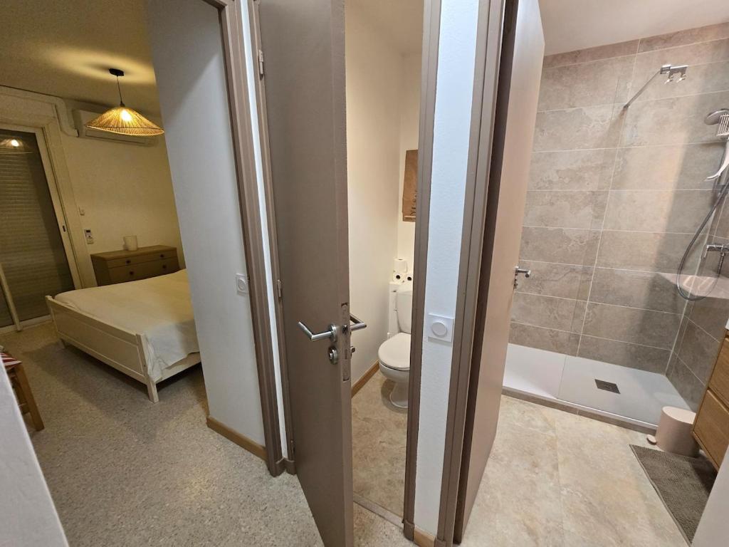 L'Instant Bleu - apartment with AC, WiFi, and parking - 2