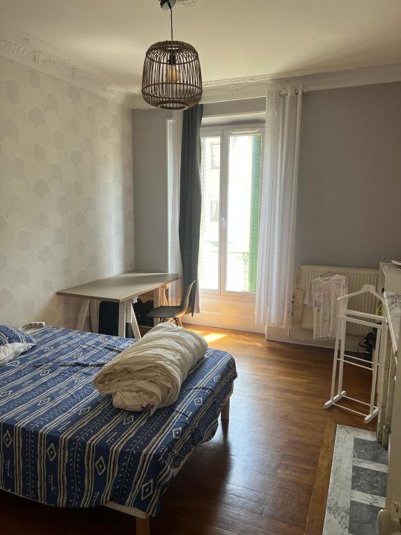 Chambre dans un appartement à 2 minutes à pied de la gare et GEM - 5