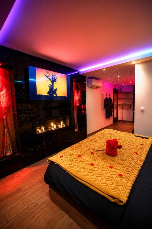 SPICY LOVE Suite Romantique avec Jacuzzi Privatif Proche Nice Cannes Cagnes sur mer Antibes - 2