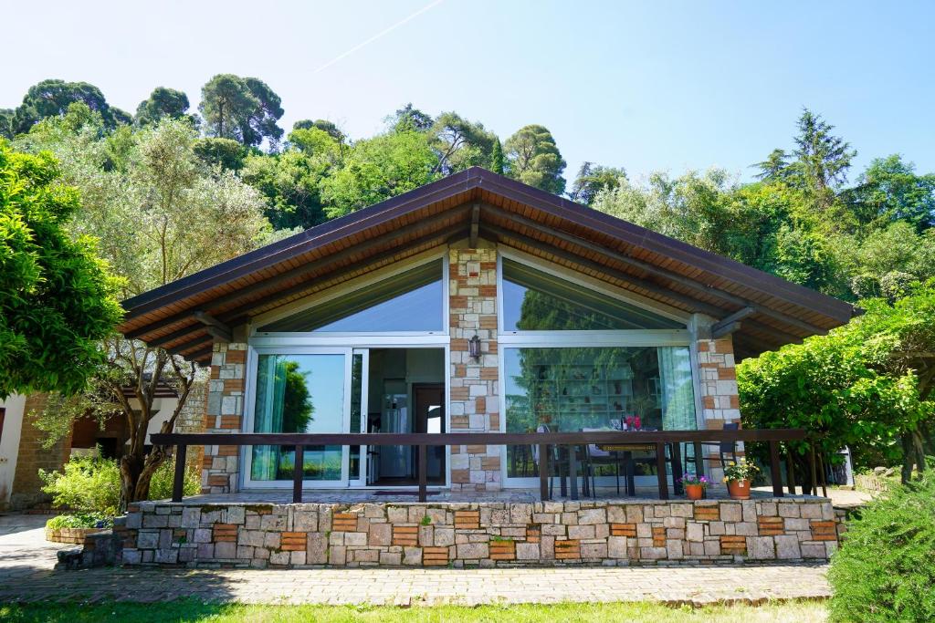 Cozy Villa with Pool & Lake Castle View - 3