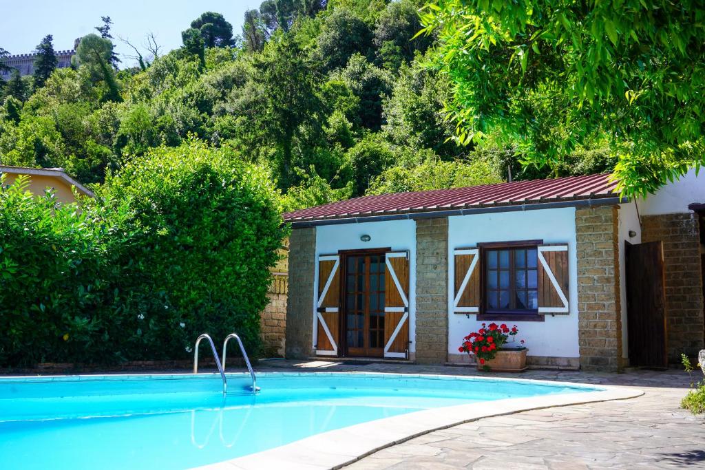 Cozy Villa with Pool & Lake Castle View - 2