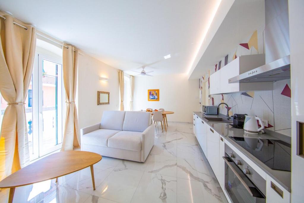 New Apt, Free Parking 2 min from the Sea - 3