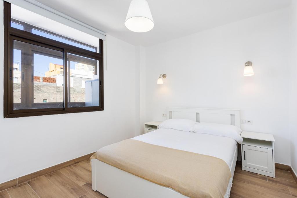 Home2Book Spacious Apartment with Private Parking - 3