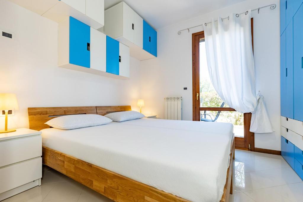Apartment with Private Beach Spot Terrace & Parking - 5