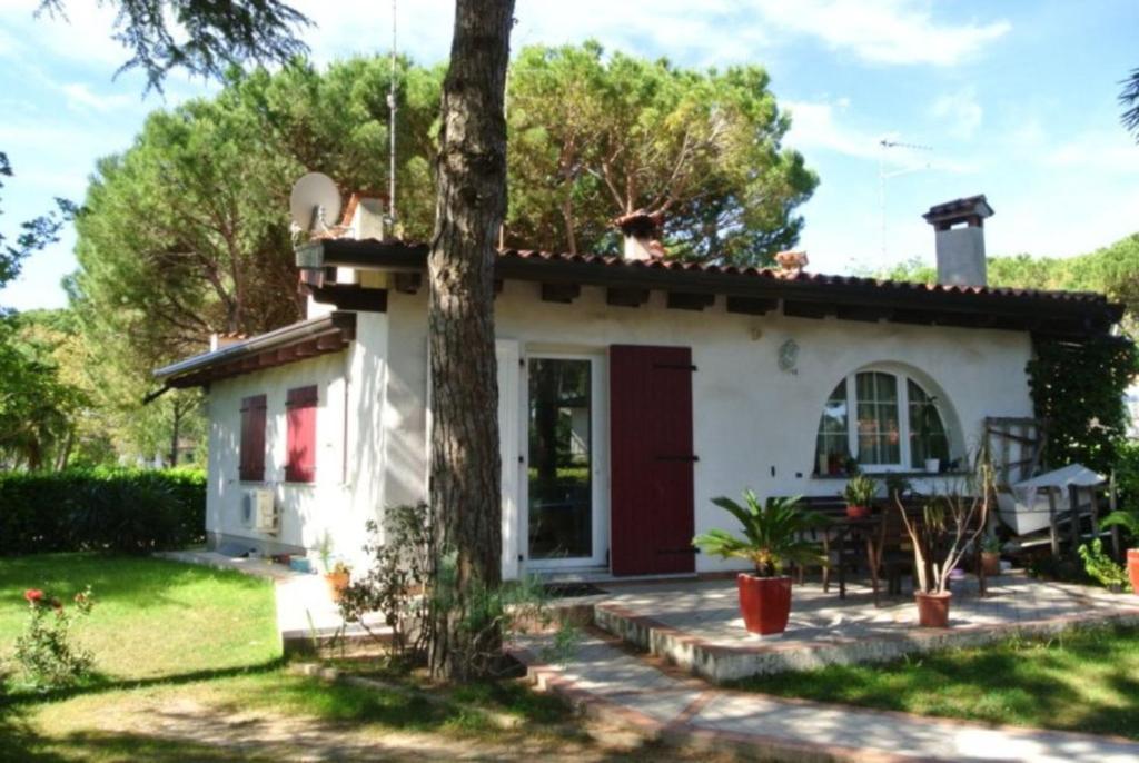 Charming villa with a beautifully equipped patio - 2