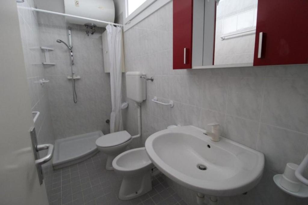 Cozy flat steps away from Lignanos golden beach - 5