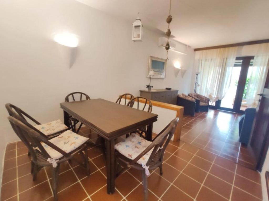 Cozy villa in a holiday village with pool - 3