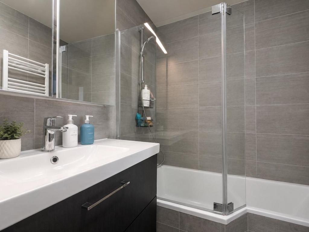 Appartement spacieux et lumineux avec chambre - 4