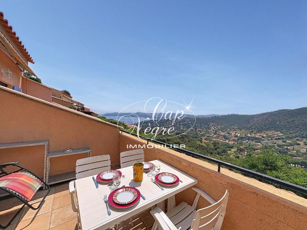 Mazet T2 duplex avec balcon vue mer pour 4 personnes à St Clair Le Lavandou - 1