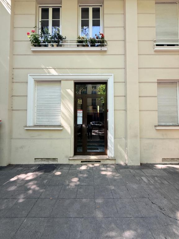 Lovely 3 rooms Nice riquier next to Port with AC! - 5