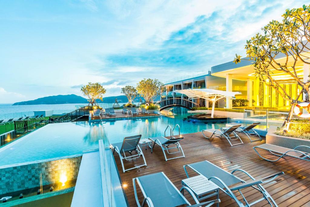 Crest Resort & Pool Villas - SHA Extra Plus, Pláž Patong