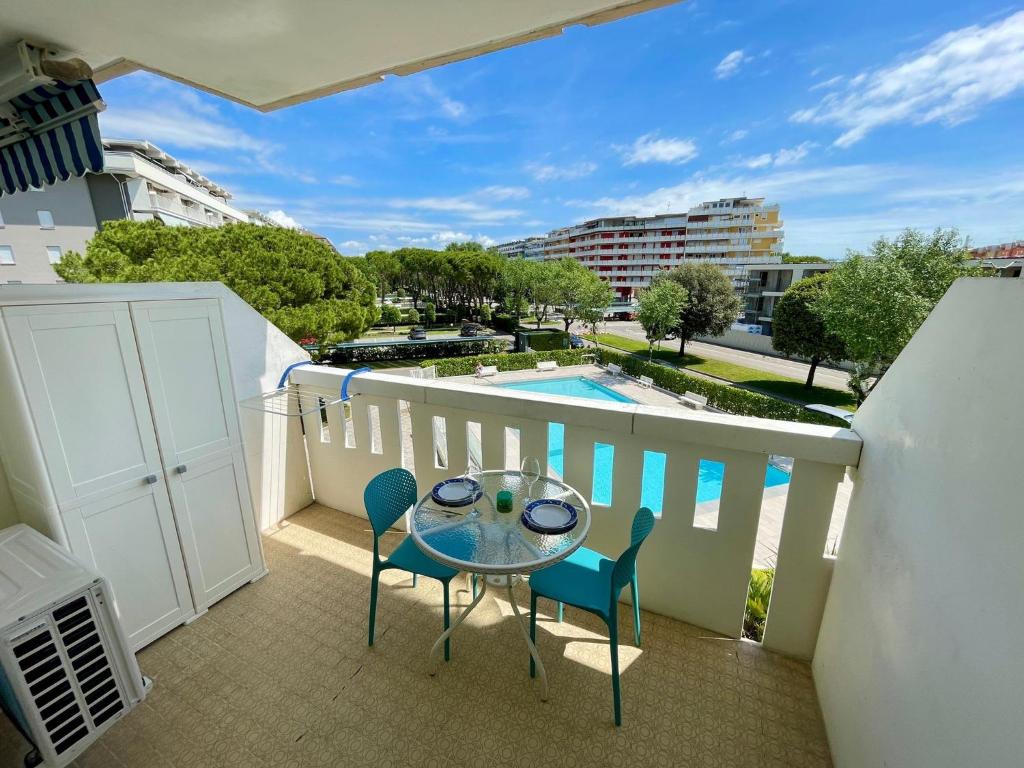 Pool view studio 240m from the sea - 1
