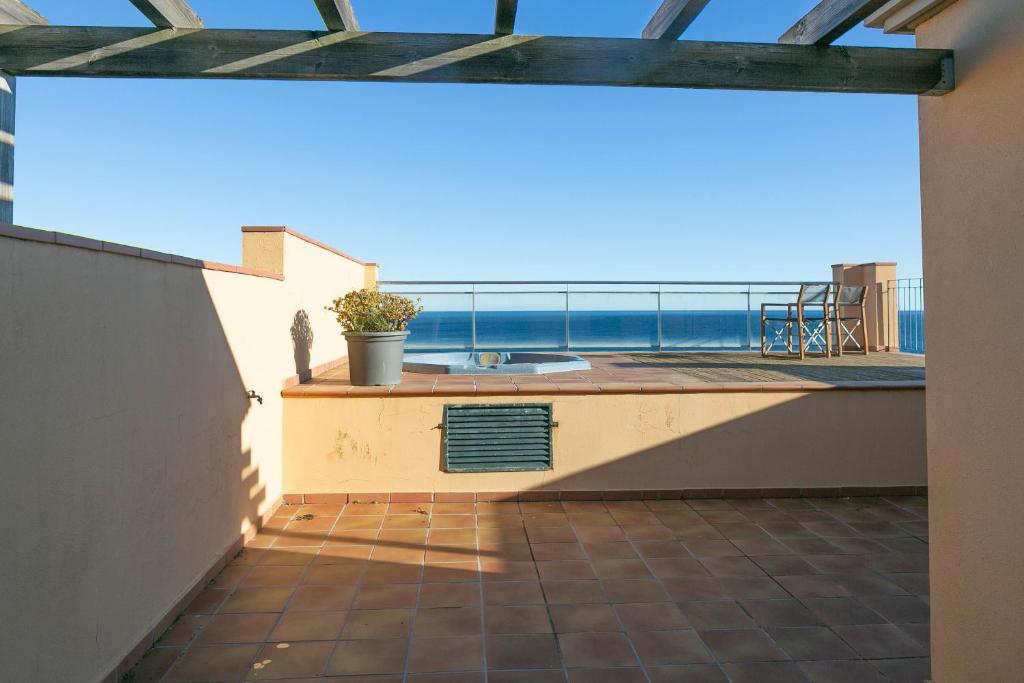 2 bedroom apartment in Sa Punta Begur- Sea views terrace pool and access to the beach Ref:H29 - 5