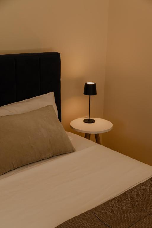 Modern Seaside Studio Apartment - 5