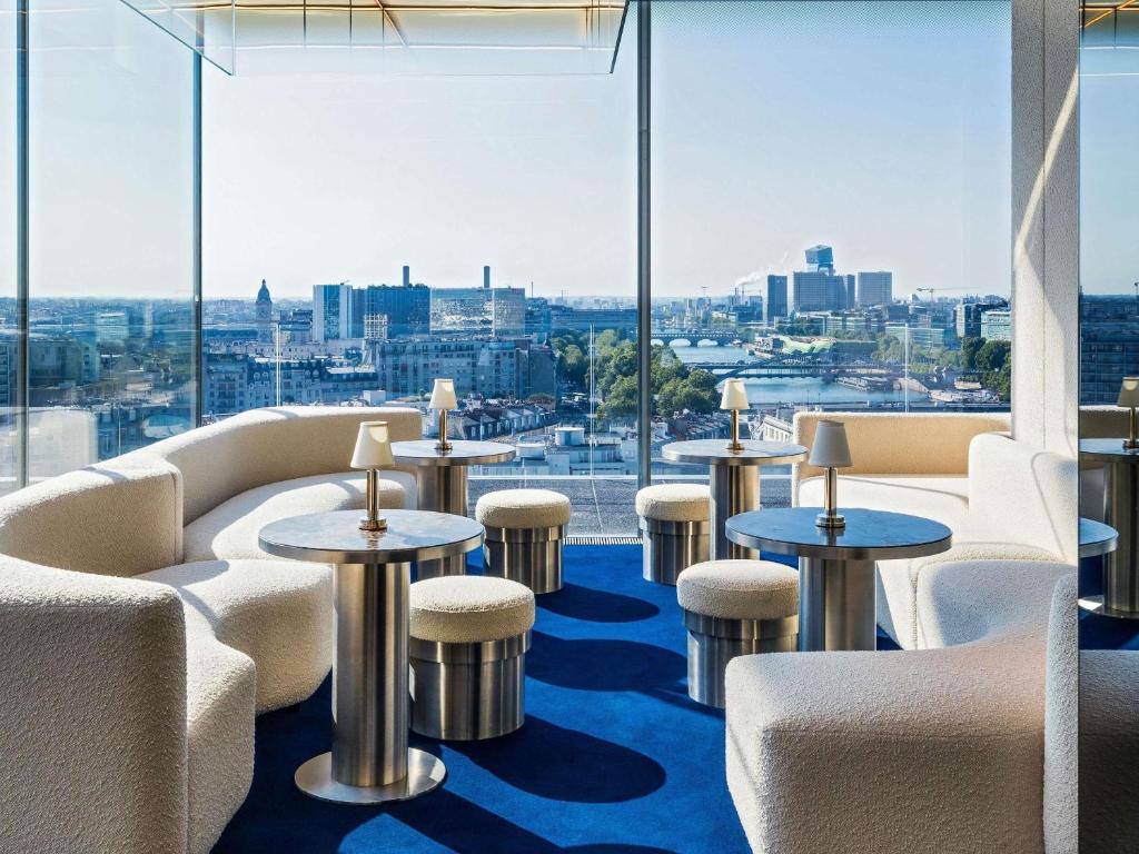 Bar/lounge, SO/ Paris Hotel in Paris