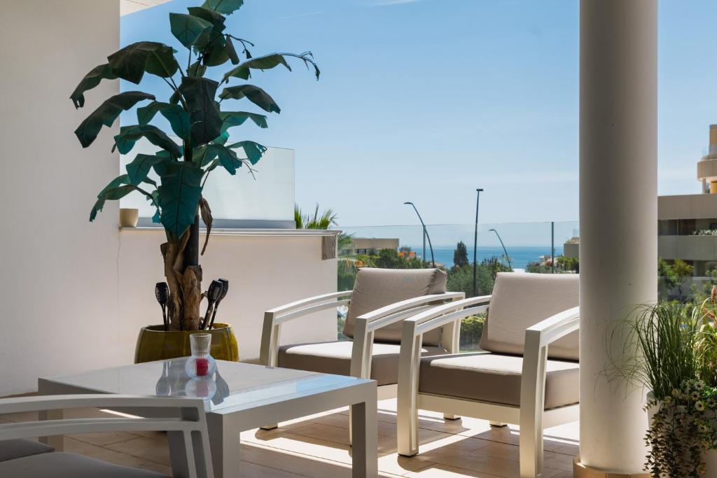 Higueron Blue Skyline View by Alfresco Stays - 5