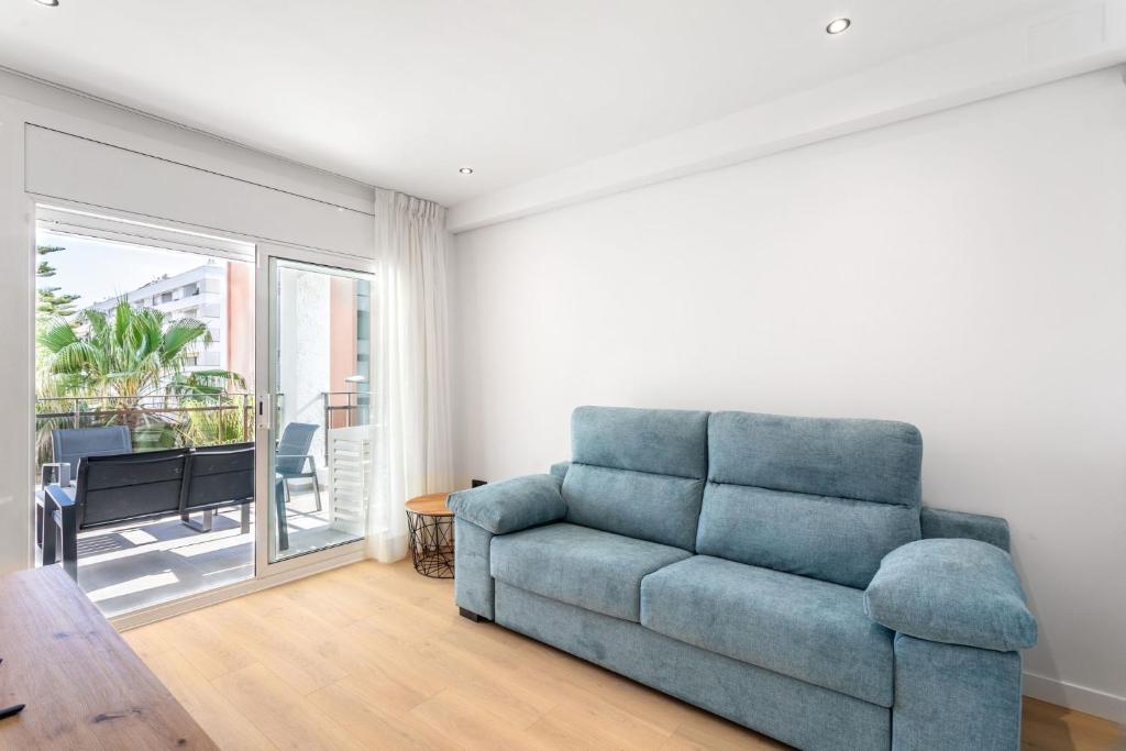 Charming 1-Bedroom Apartment with Pool in Lloret de Mar - 4