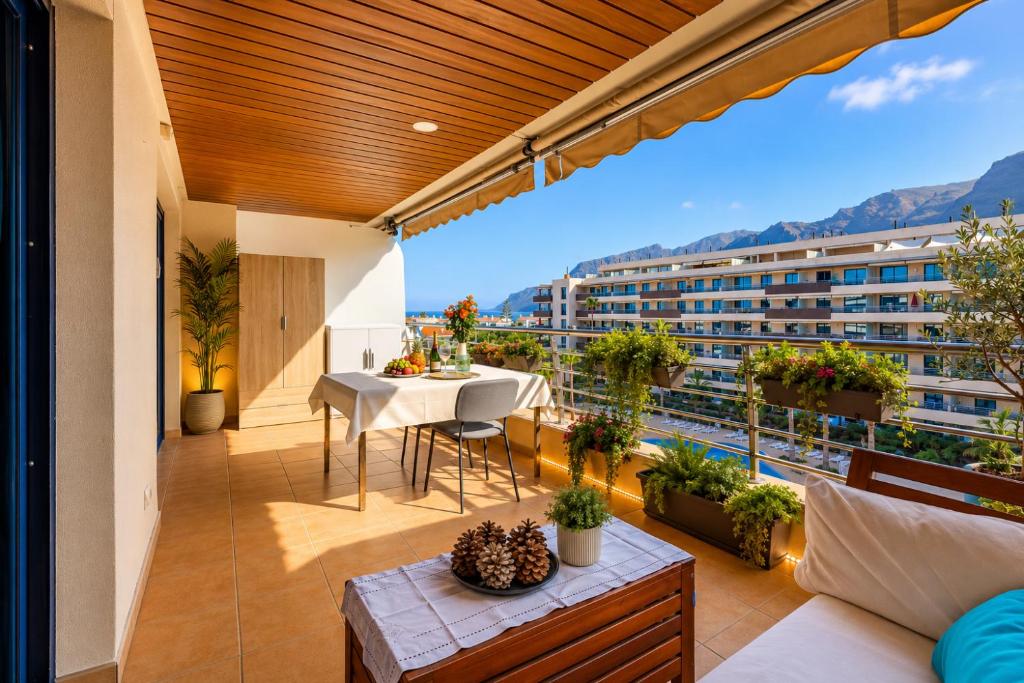 Oceanview Apartment - Large Terrace - Pool & Jacuzzi - Top Floor - Los Gigantes - 1