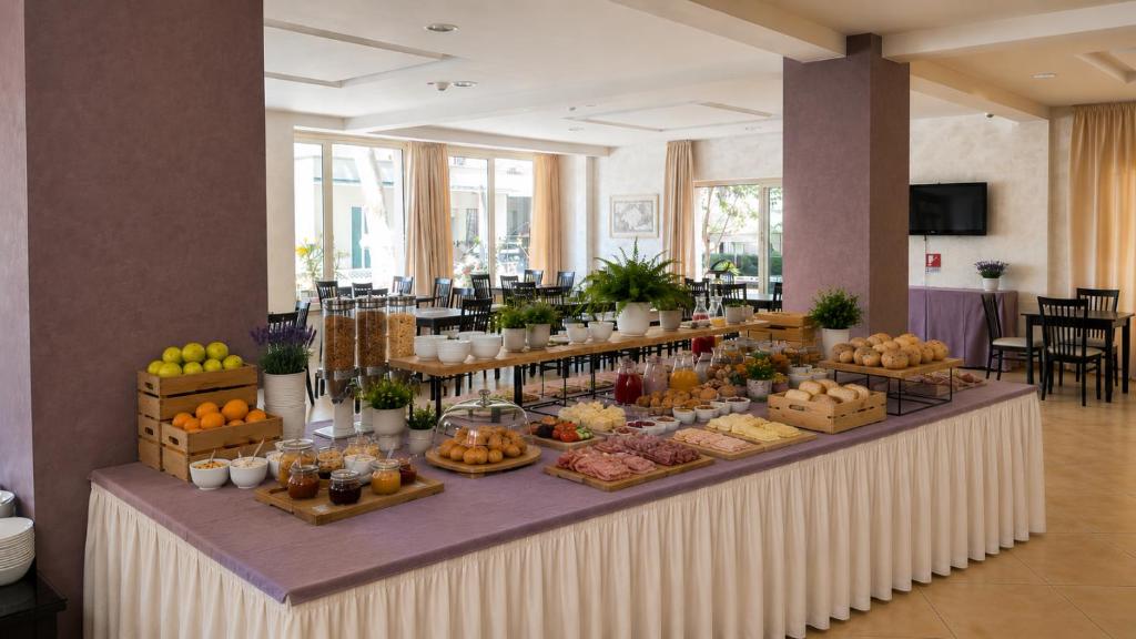 Hotel Favorita Easy Stay B&B - 3