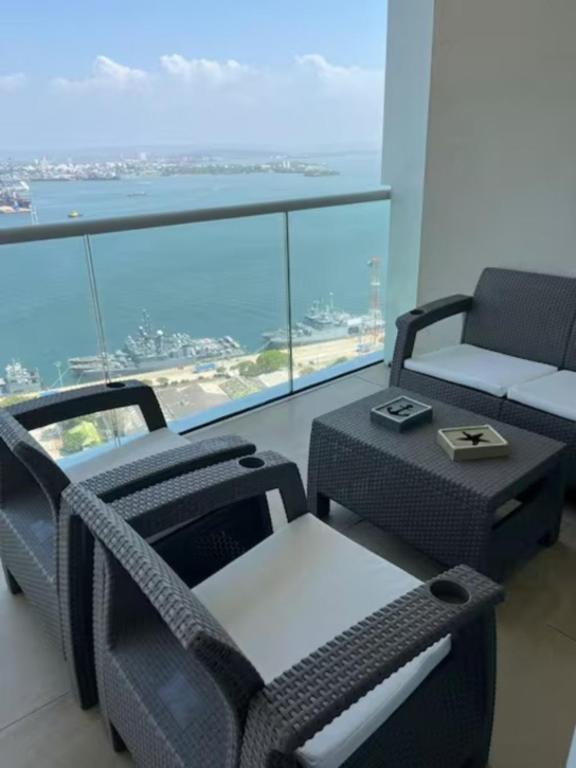 Luxury Ocean & Bay View Apartment at H2 Bocagrande - 5