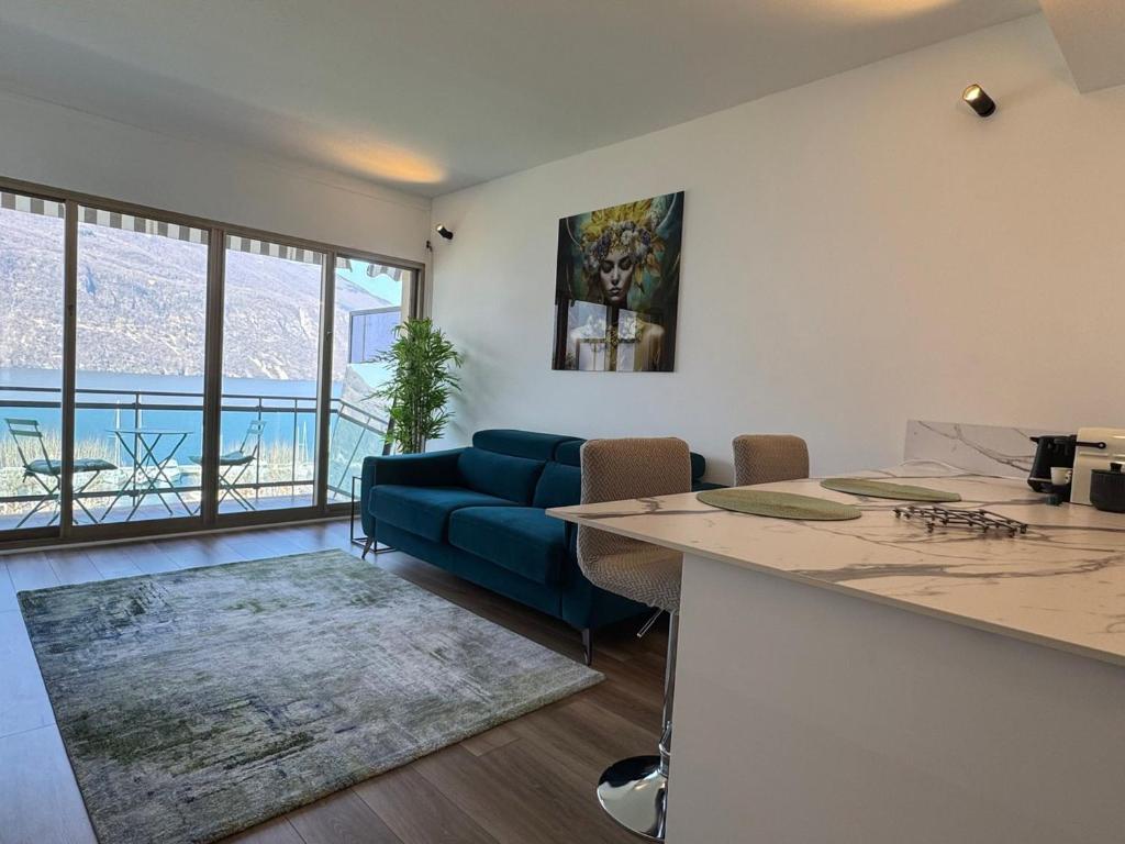 Appartement rénové, vue lac, parking privatif - FR-1-555-130 - 3