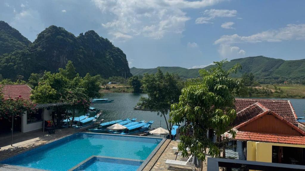 Jade River Phong Nha