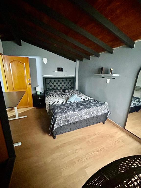 Cómoda y Amplia Casa, Ideal Para Grupos, Muy Cerca Del Estadio, Barrio La América - 4