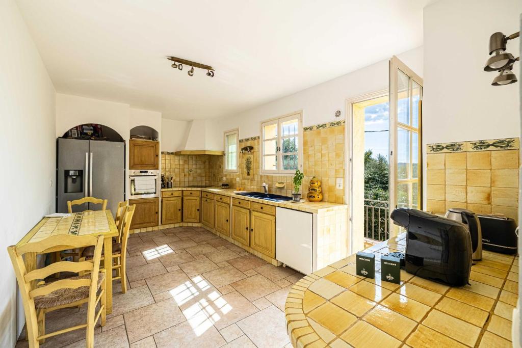 A C House 4BR 10P with Pool – 40 min from Cannes - 2