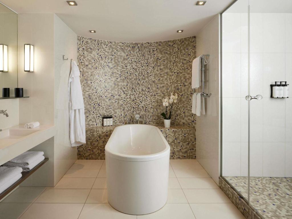 Well-appointed bathrooms