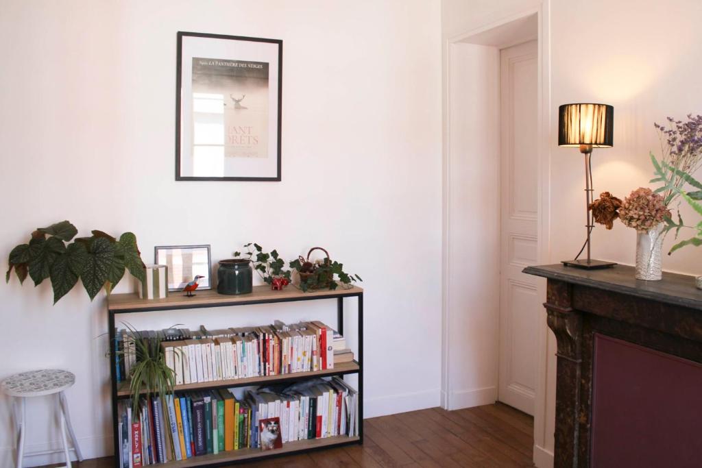 Charming Paris 19th Apt for Two - 2