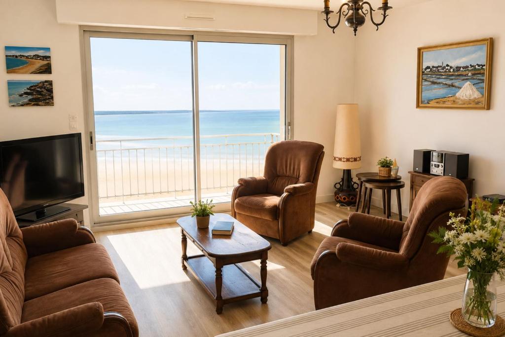 Sea & Pines Apt with Terrace - 2