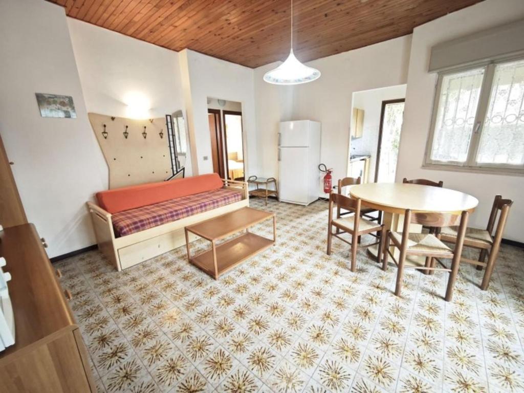 Peaceful villa with a beautiful garden in Lignano - 4
