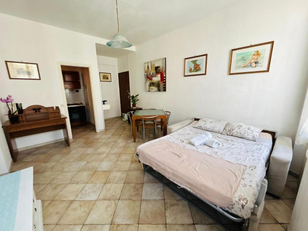 Cannes Hoche 1 BDR Apartment - 5