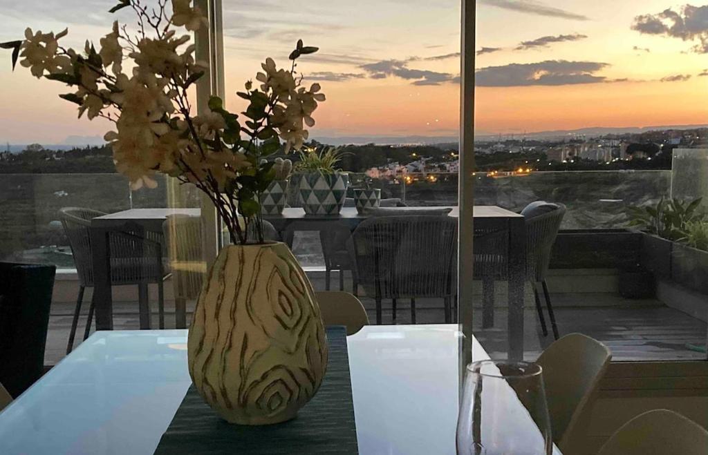 Sea-View Penthouse and Infinity Pool, Estepona - 5