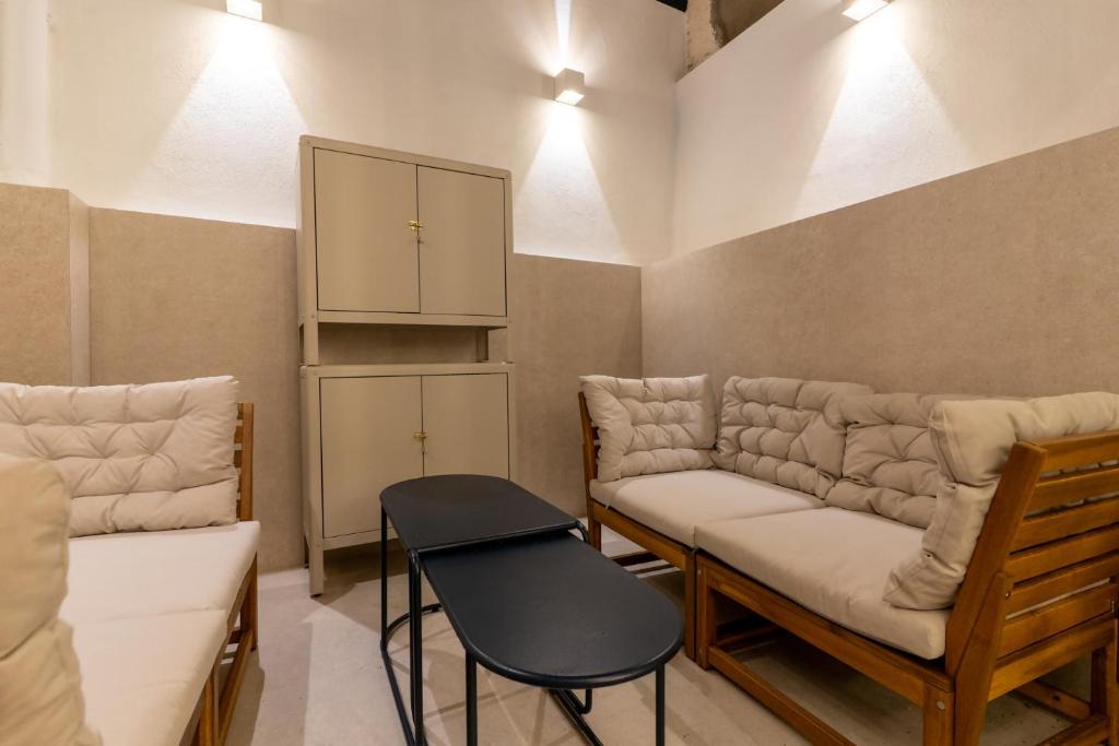 Braceli Beach Resort Ground Floor - rentafive - 3