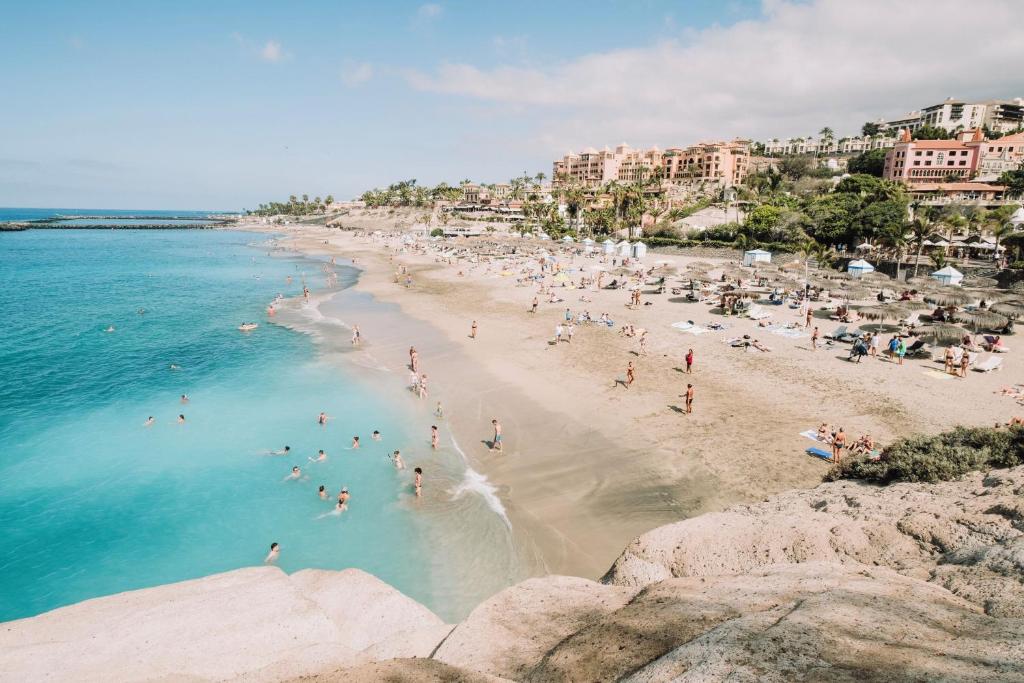 LUXURY VILLA PLAYA DUQUE, PRIVATE POOL & AIRCON, Costa Adeje, Tenerife - 5