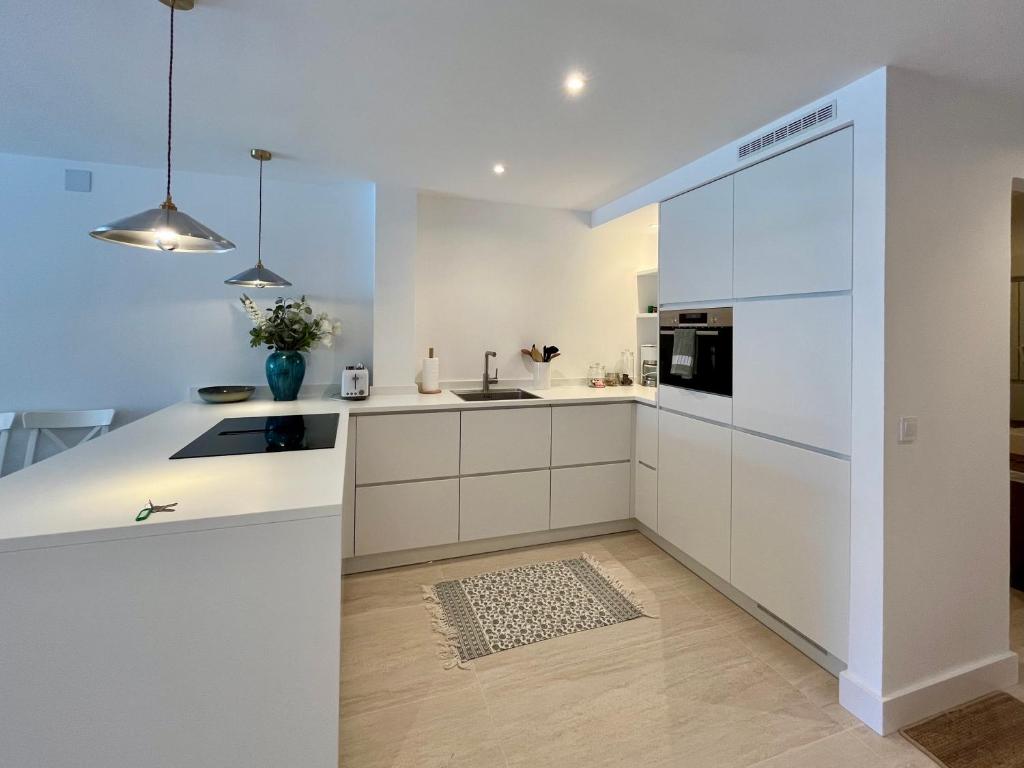 Modern 2 Bedroom Apartment in Marbella - 5