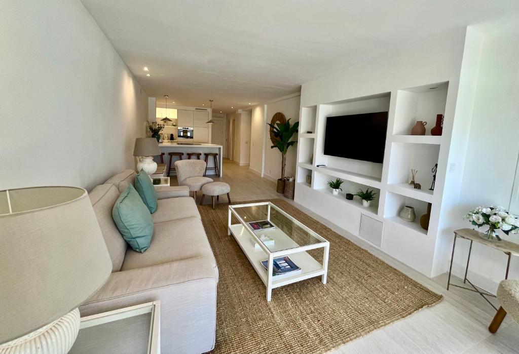Modern 2 Bedroom Apartment in Marbella - 4