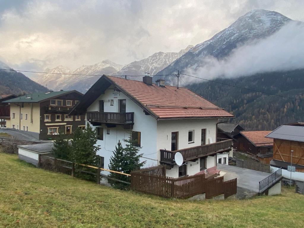 Mountain Lodge Sölden - Ski in Bike out Chalet - 2