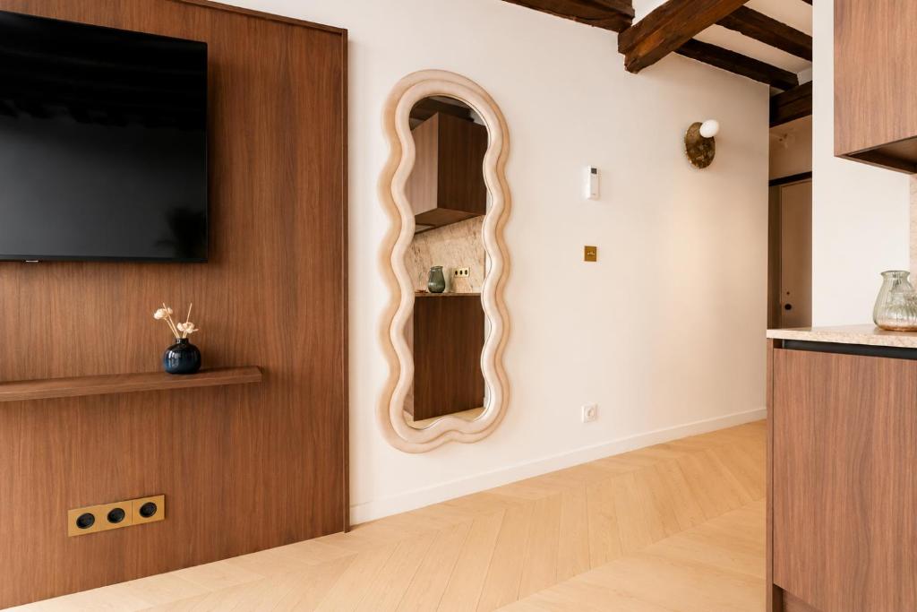 Chic Apartment in Paris Center - with AC - 5