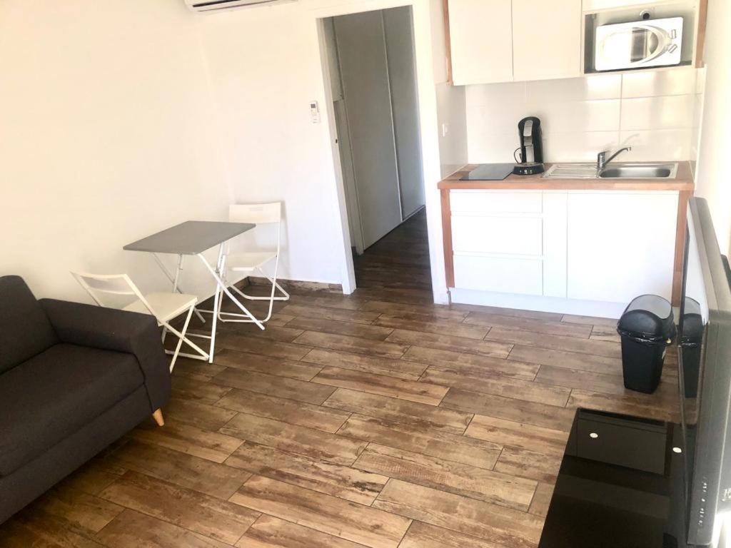Studio a deux pas du centre ville et de la mer - 5