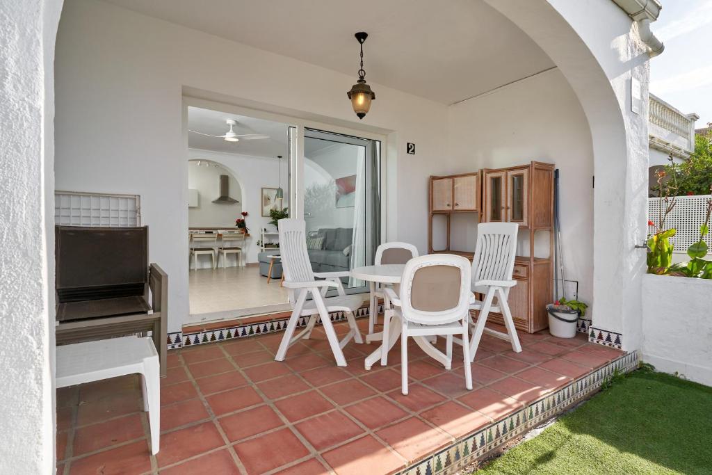 Frontline Vacation Home A86 2 - 3